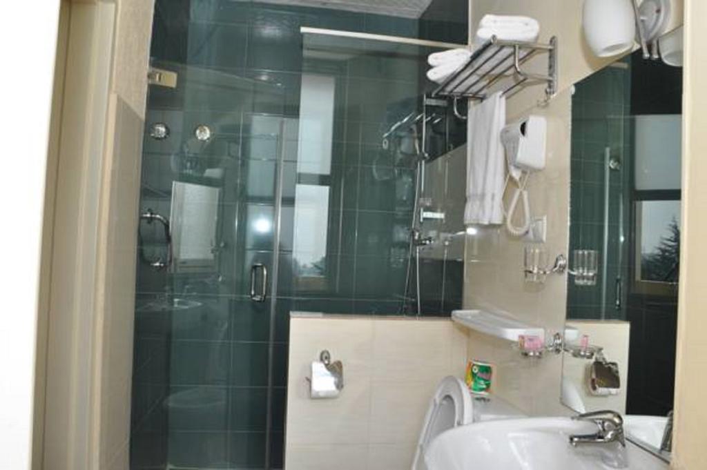 Addis Regency Hotel Exterior photo